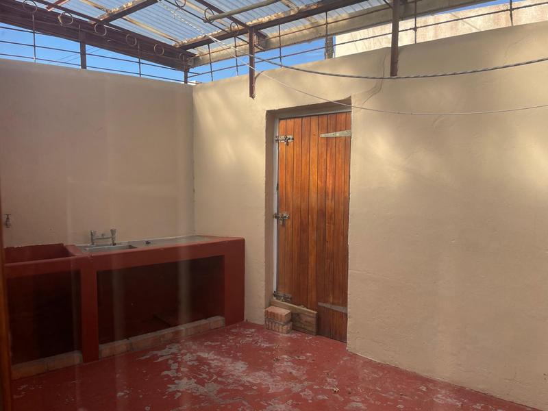 To Let 2 Bedroom Property for Rent in Woodstock Western Cape